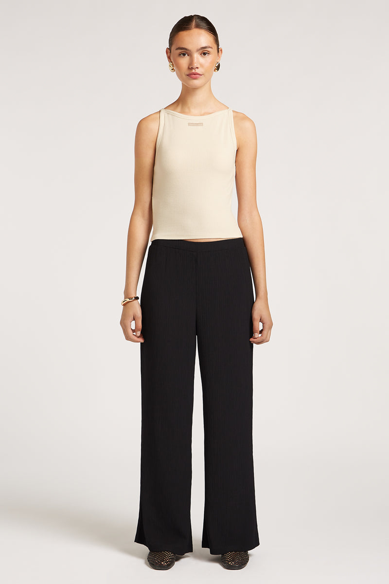 // model: Model is 5ft 11 and wears a size S