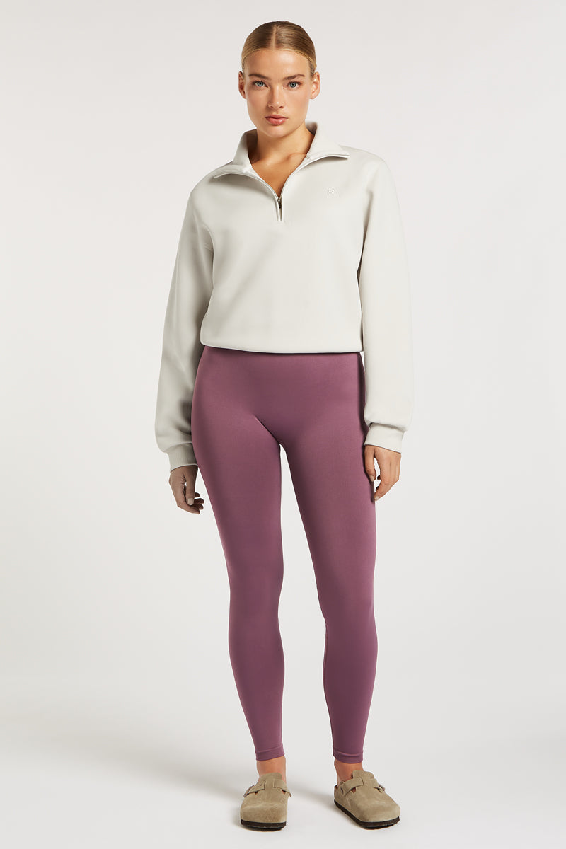 // model: Model is 5ft 8 and wears a size S