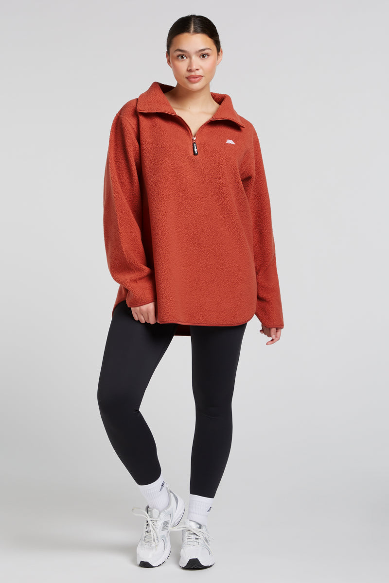 // model: Model is 5ft 7 and wears a size S