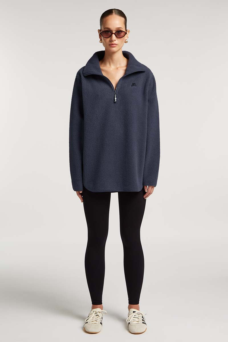 // model: Model is 5ft 6 and wears a size S