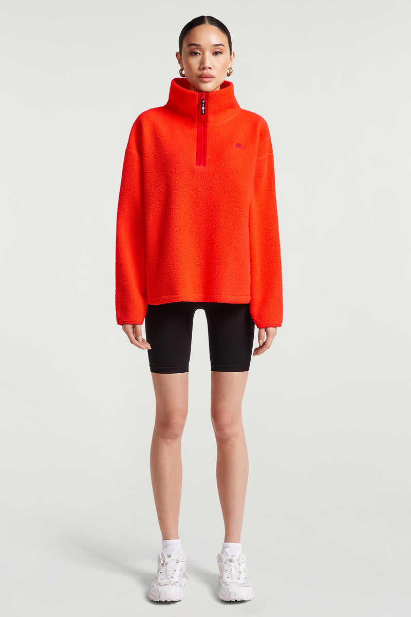 //model: Model is 5ft 8