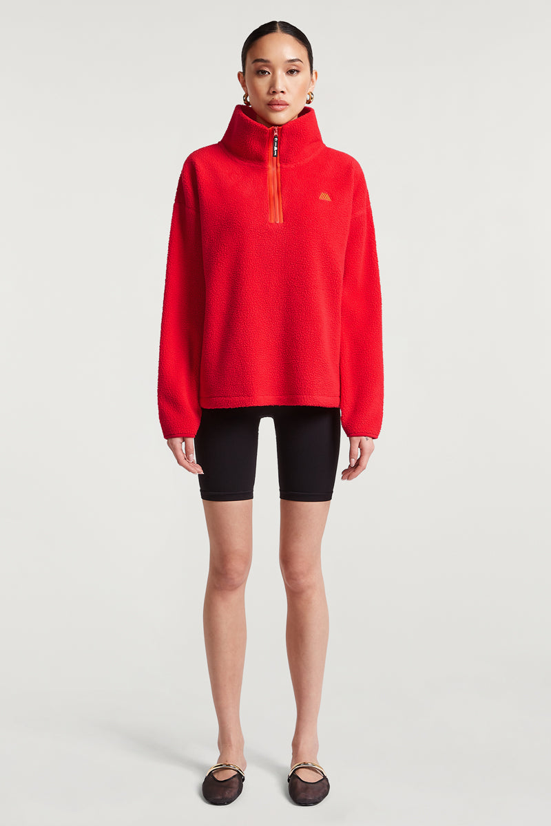 //model: Model is 5ft 8" and wears a size S