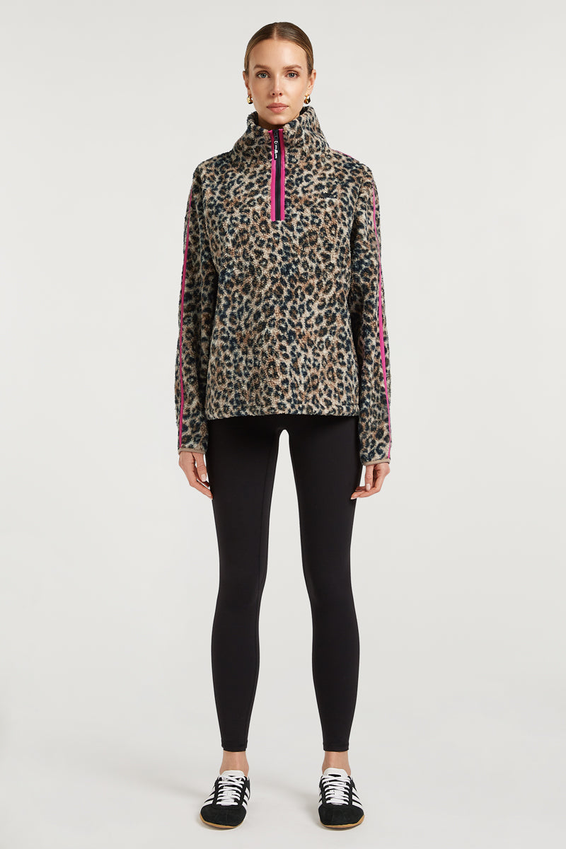 // model: Model is 5ft 7 and wears a size S