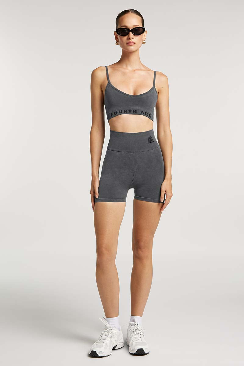 // model: Model is 5ft 6 and wears a size S