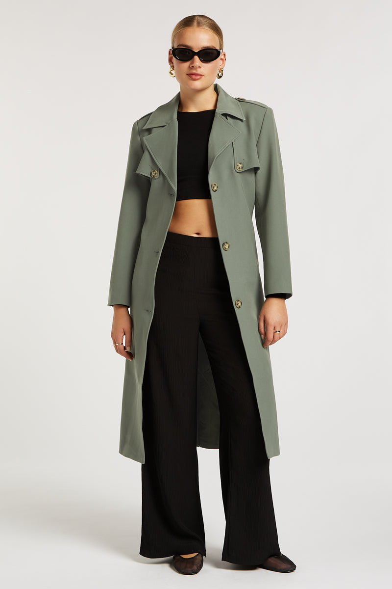 // model: Model is 5ft 8 and wears a size S