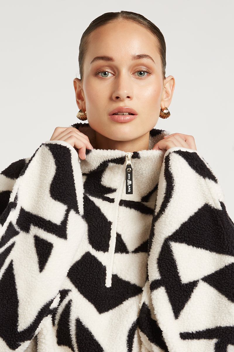 ALIX Half-Zip Geo Print Black | 4TH ARQ