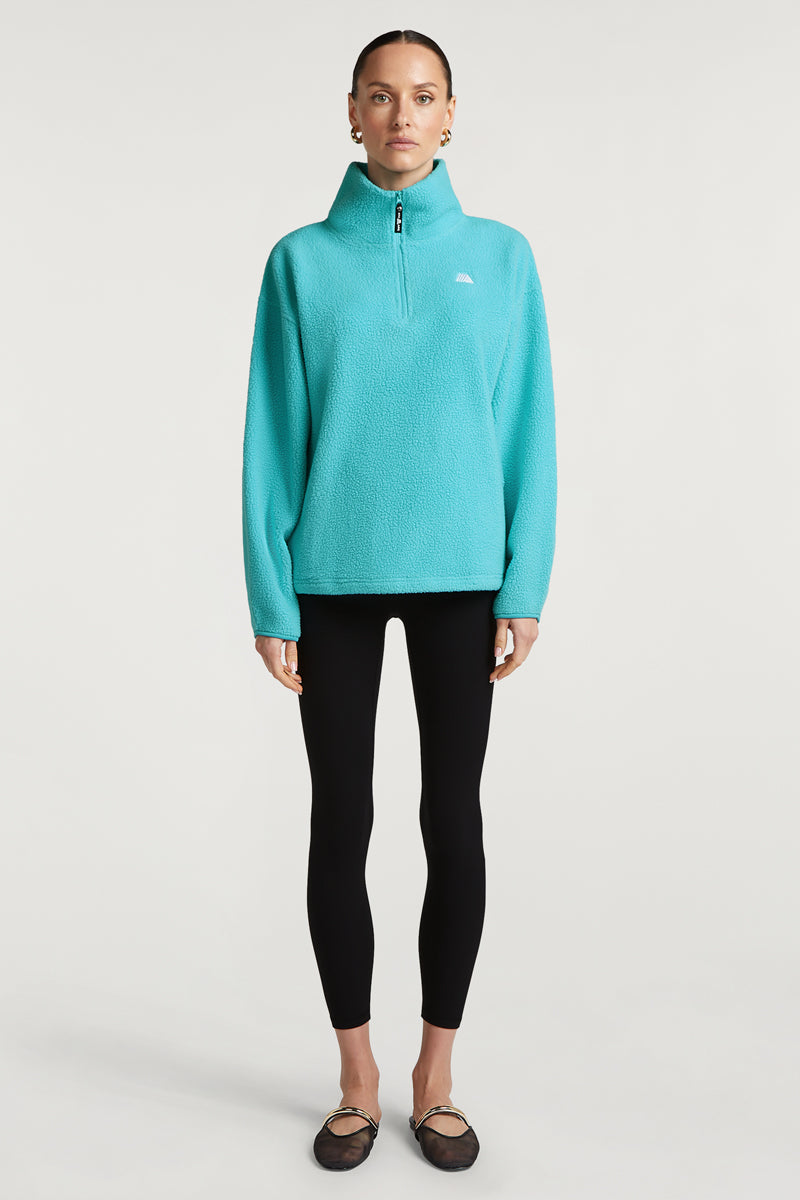//model: Model is 5ft 8" and wears a size S
