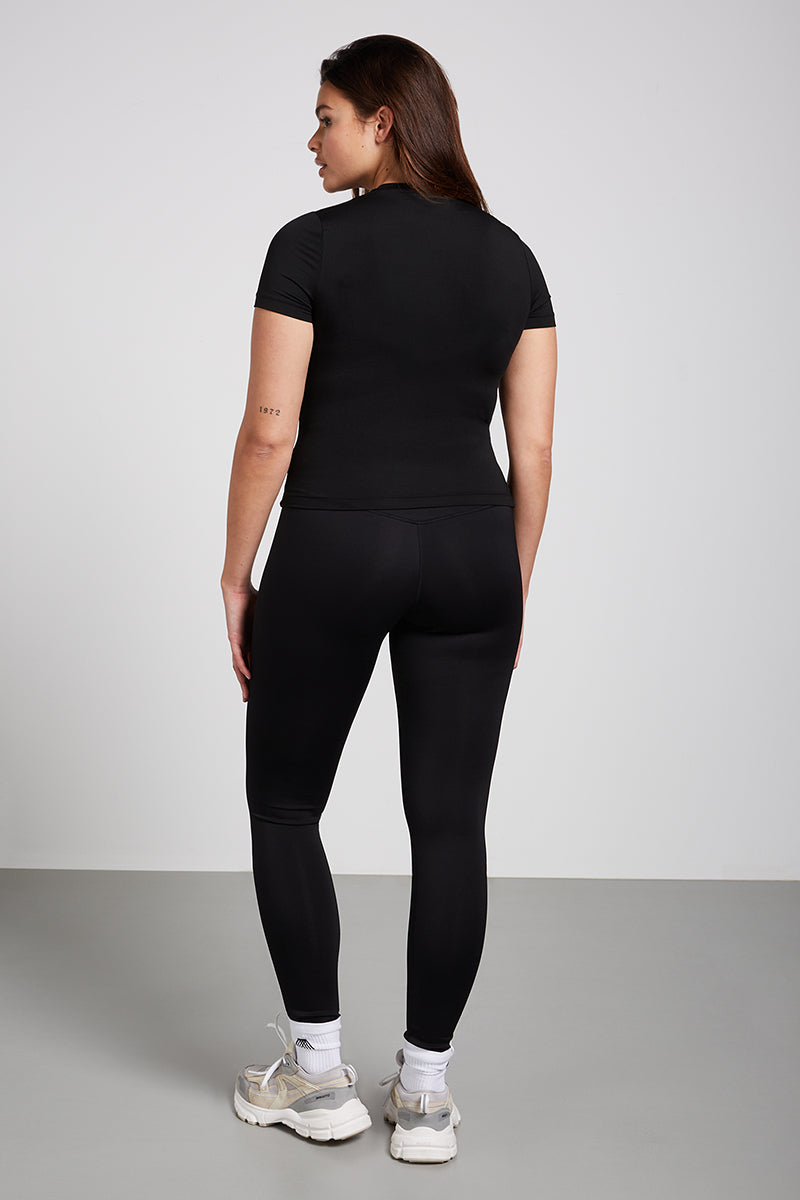 AMBER Short Sleeve T-Shirt Black