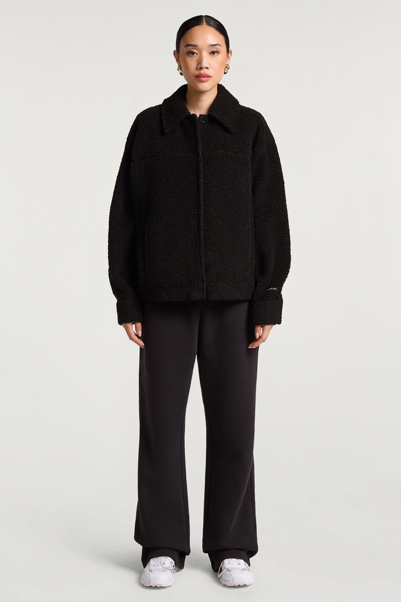 //model: Model is 5ft 8" and wears a size S