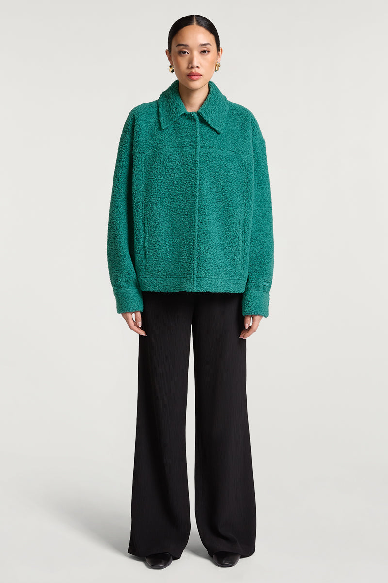 //model: Model is 5ft 8" and wears a size S