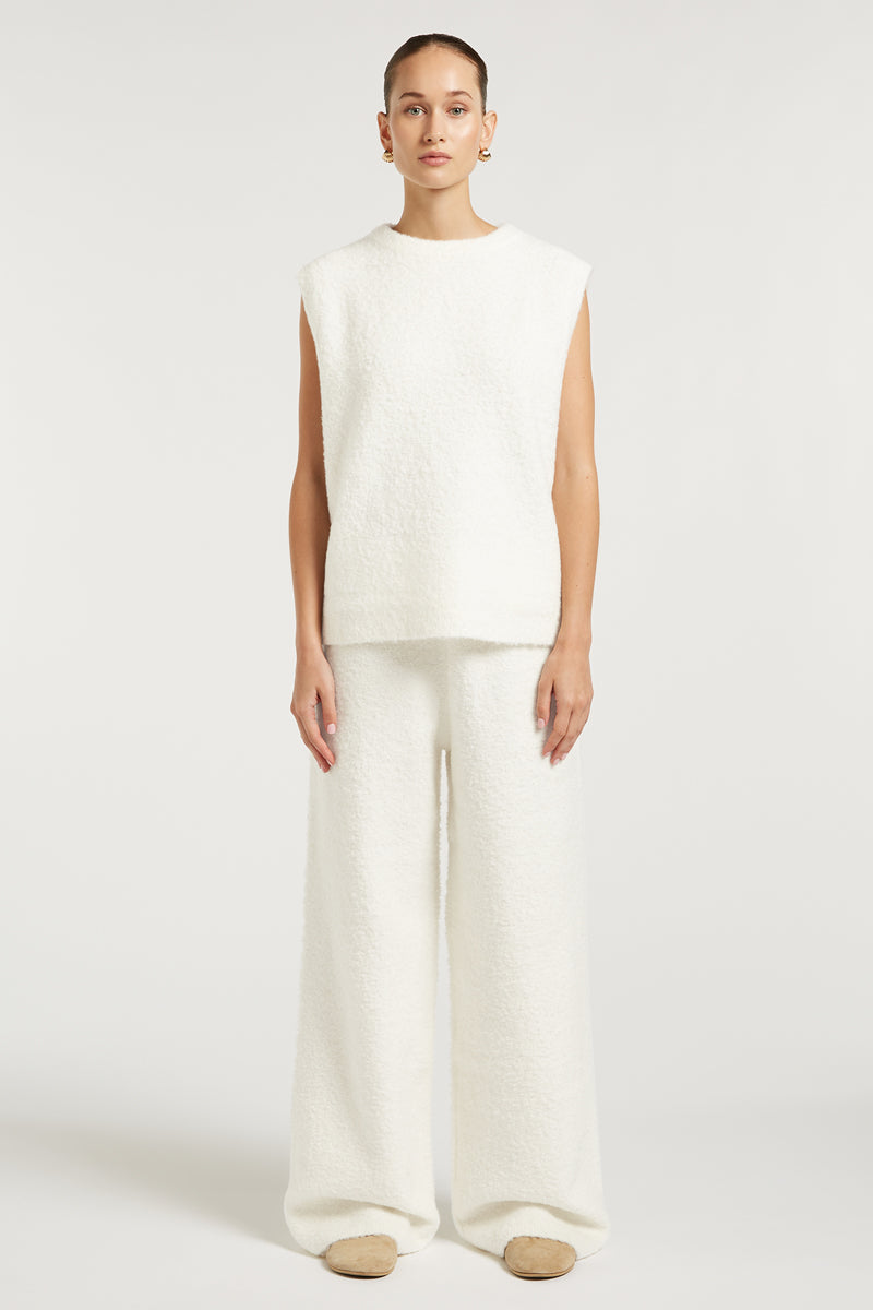 // model: Model is 5ft 6 and wears a size S