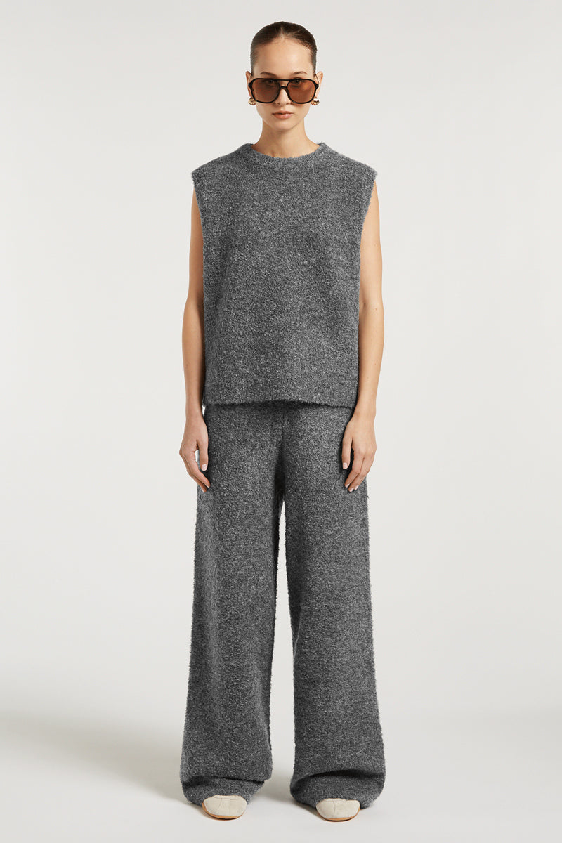 // model: Model is 5ft 6 and wears a size S