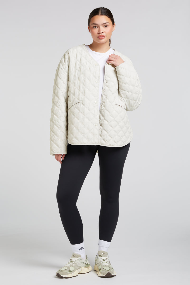 // model: Model is 5ft 7 and wears a size XL