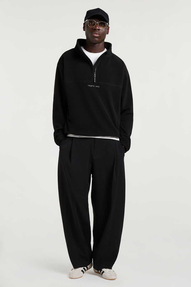 // model: Model is 6ft and wears a size M