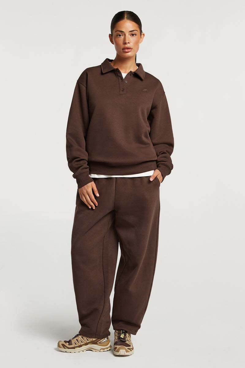 //model: Model is 5ft 7" and wears a size S