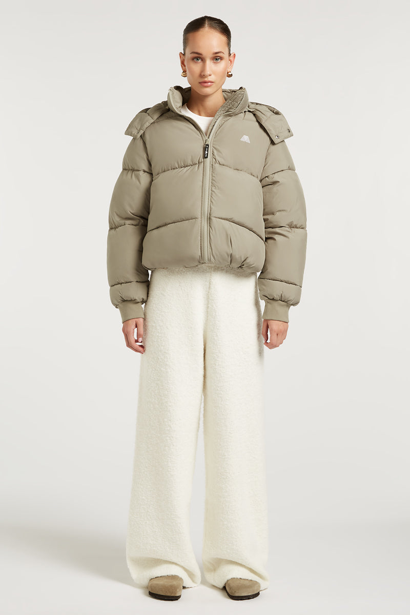 // model: Model is 5ft 6 and wears a size XS/S