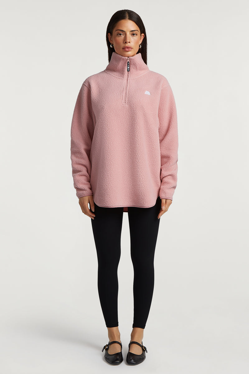 //model: Model is 5ft 7" and wears a size S