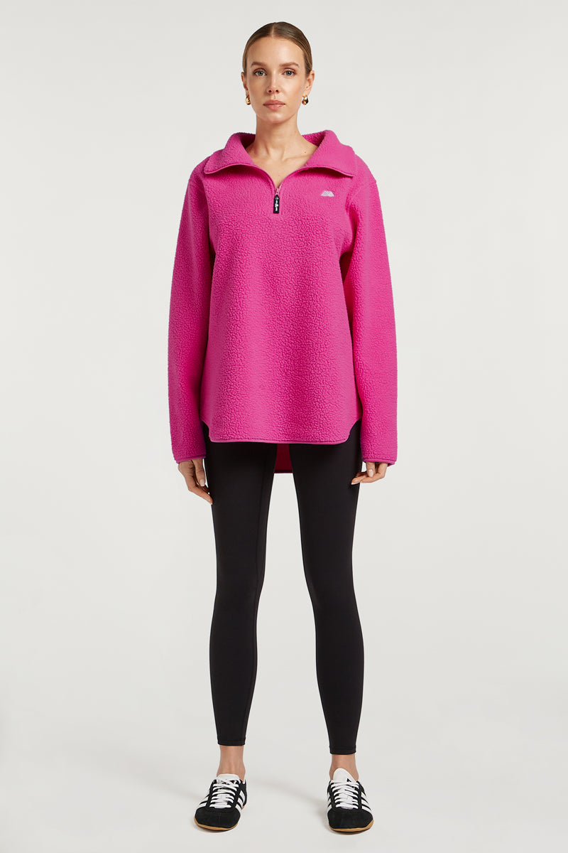 // model: Model is 5ft 7 and wears a size S