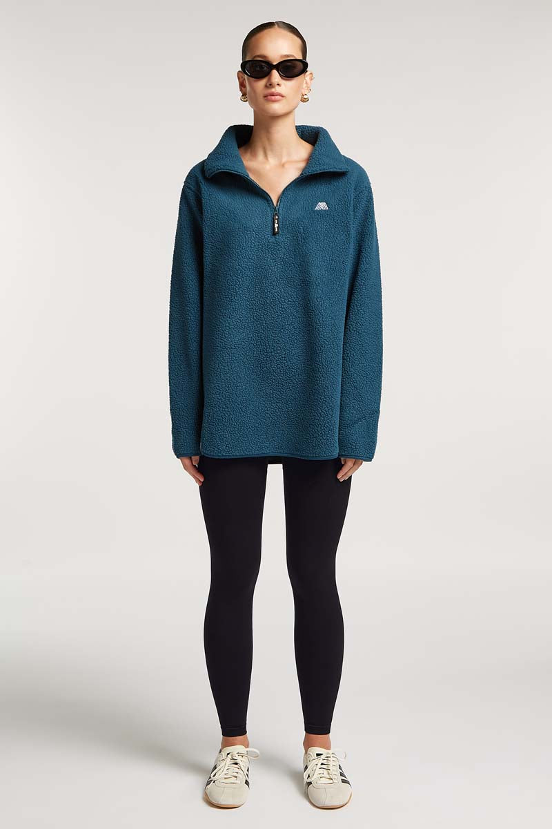 // model: Model is 5ft 6 and wears a size S