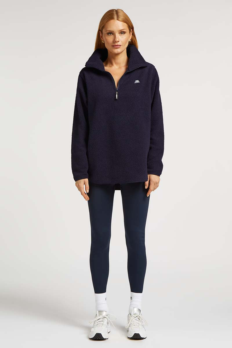 // model: Model is 5ft 9.5 and wears a size S