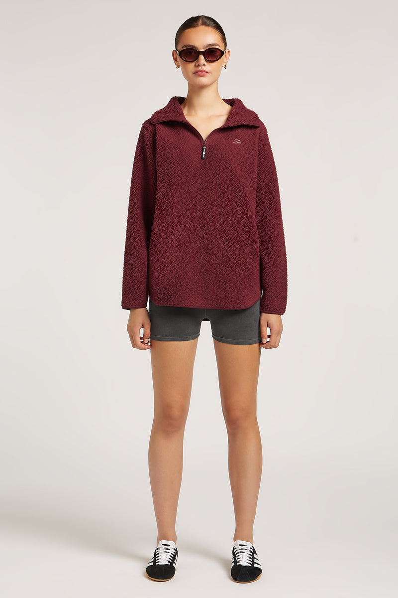 // model: Model is 5ft 11 and wears a size S