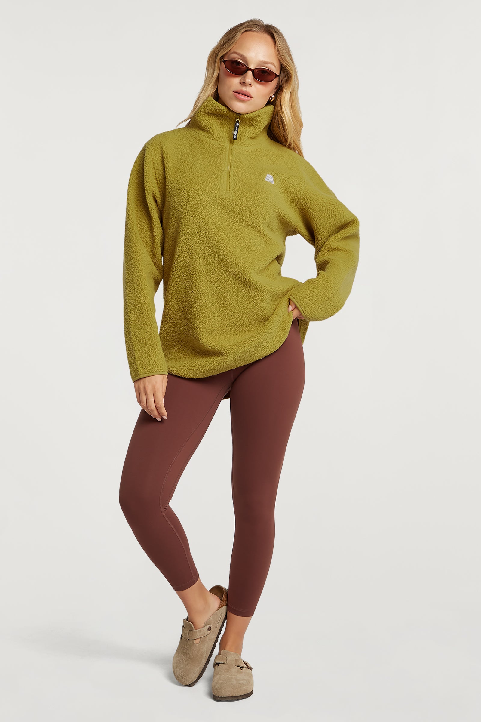 //model: Model is 5ft 6" and wears a size S