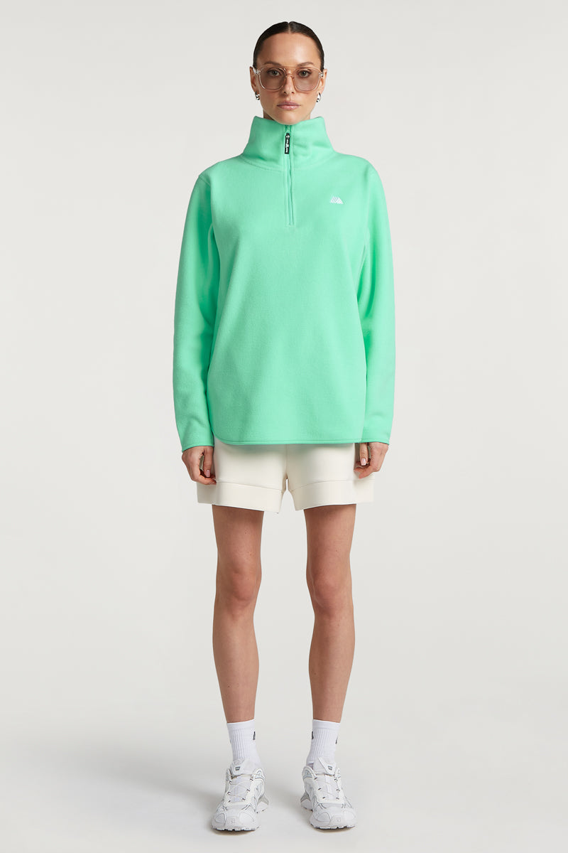 //model: Model is 5ft 10