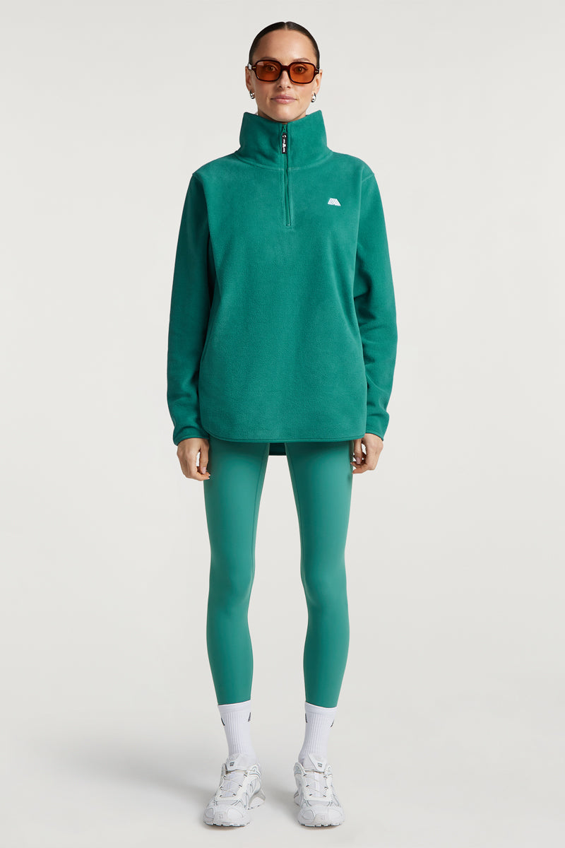 //model: Model is 5ft 10