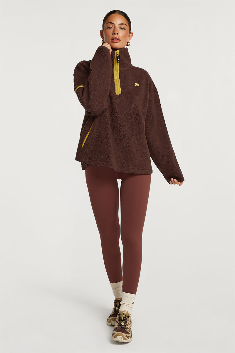 //model: Model is 5ft 7" and wears a size S