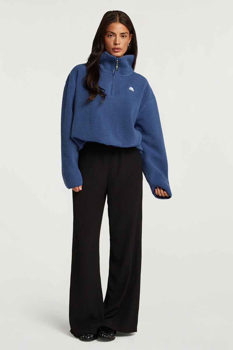//model: Model is 5ft 7