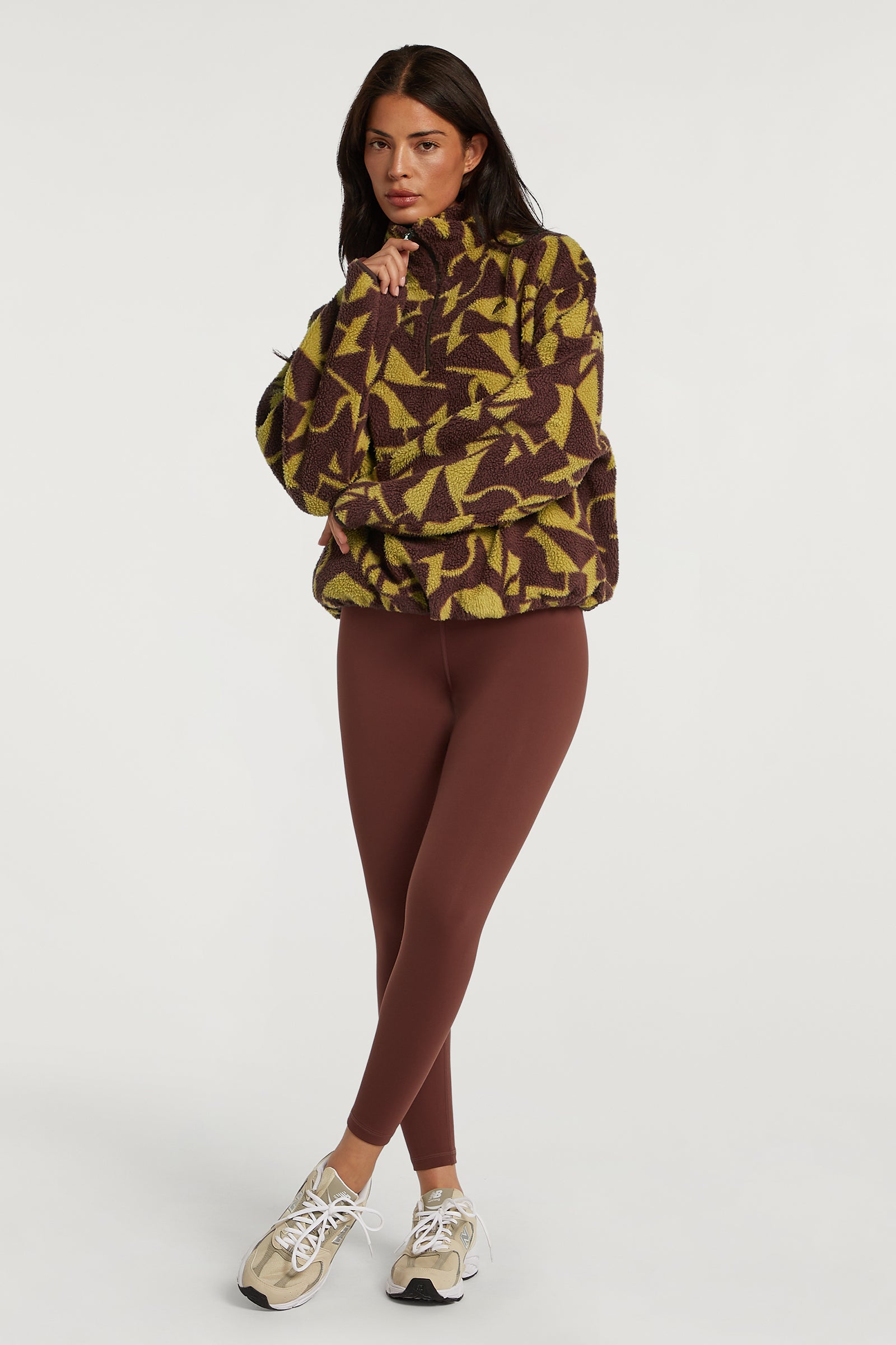 //model: Model is 5ft 7" and wears a size S