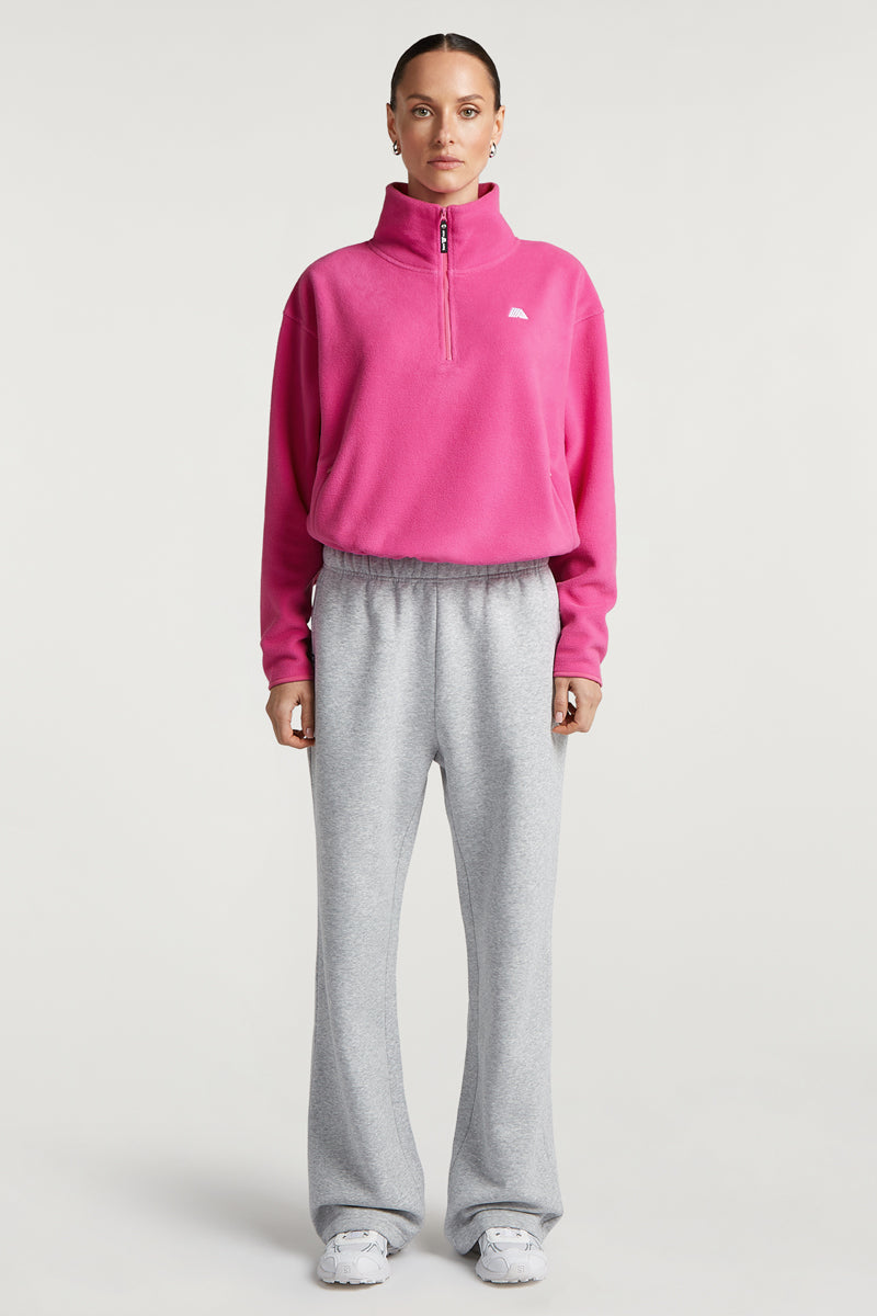 //model: Model is 5ft 10" and wears a size S