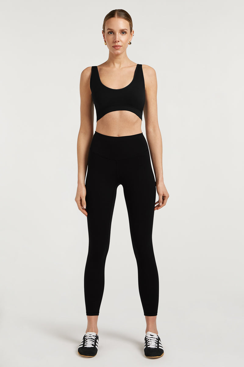 // model: Model is 5ft 7 and wears a size S