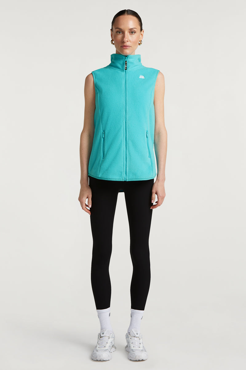 //model: Model is 5ft 8" and wears a size S