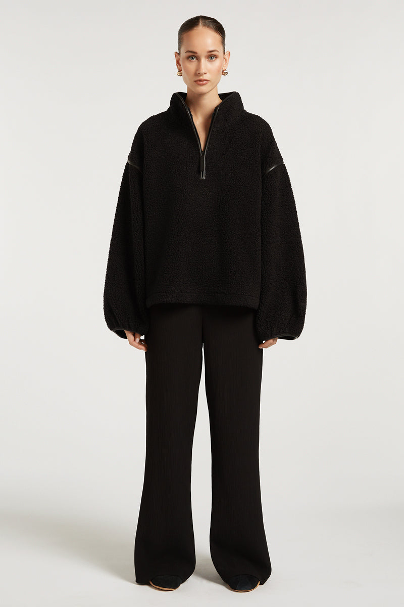 // model: Model is 5ft 6 and wears a size S