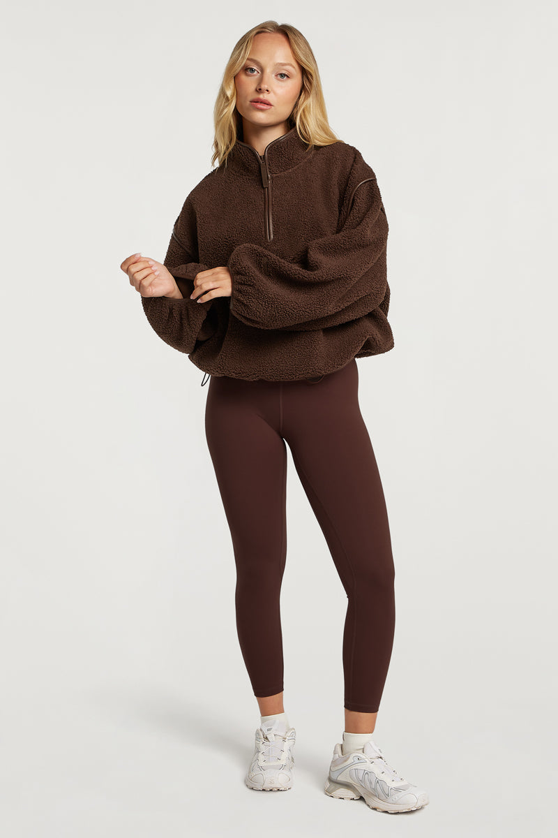 //model: Model is 5ft 6
