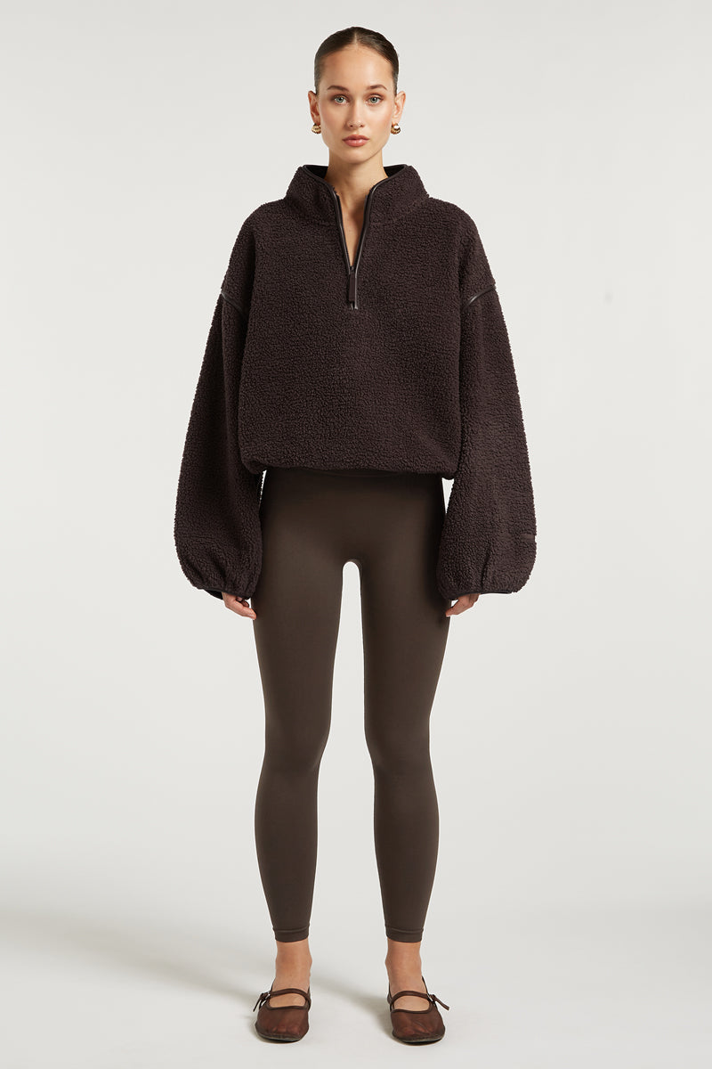 // model: Model is 5ft 6 and wears a size S