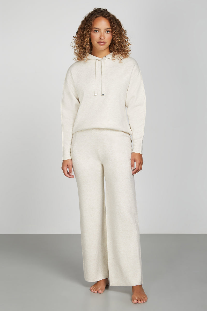 // model: Model is 5ft 7 and wears a size S